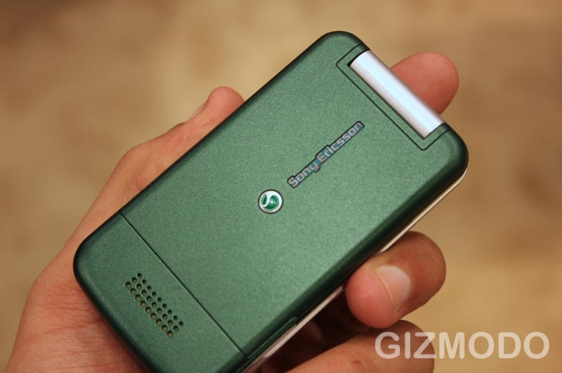 Illustration for article titled Sony Ericsson T707: Who Says More of the Same Is a Bad Thing?